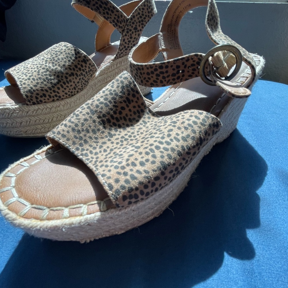 ✨LAST CHANCE ✨Cheetah Wedges